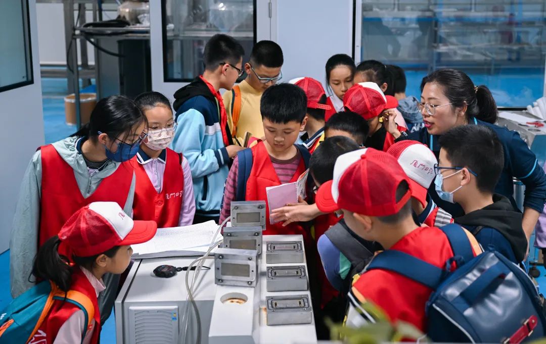 老哥俱乐部-老哥必备的交流社区