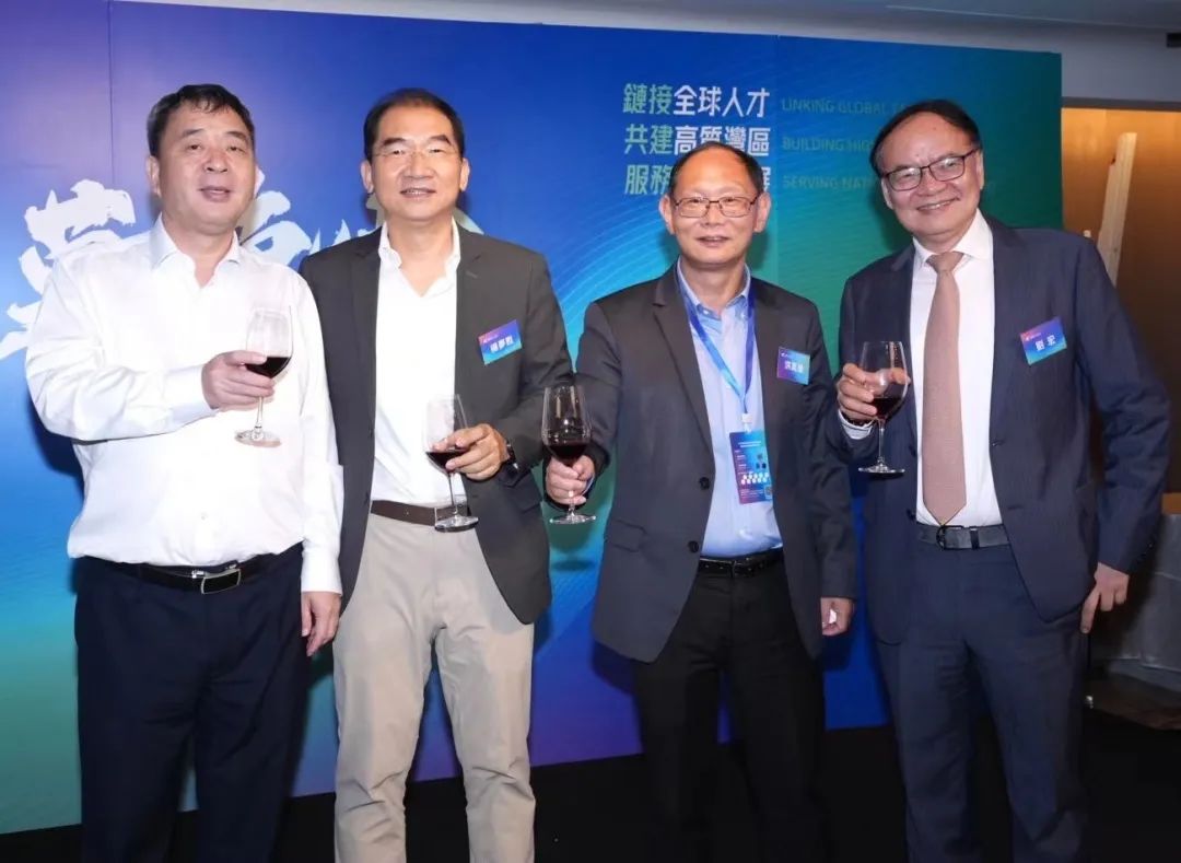 老哥俱乐部-老哥必备的交流社区