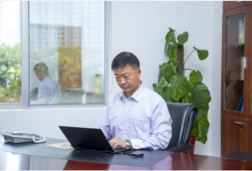 老哥俱乐部-老哥必备的交流社区