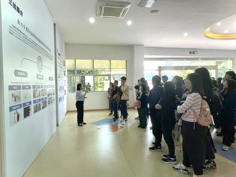 老哥俱乐部-老哥必备的交流社区