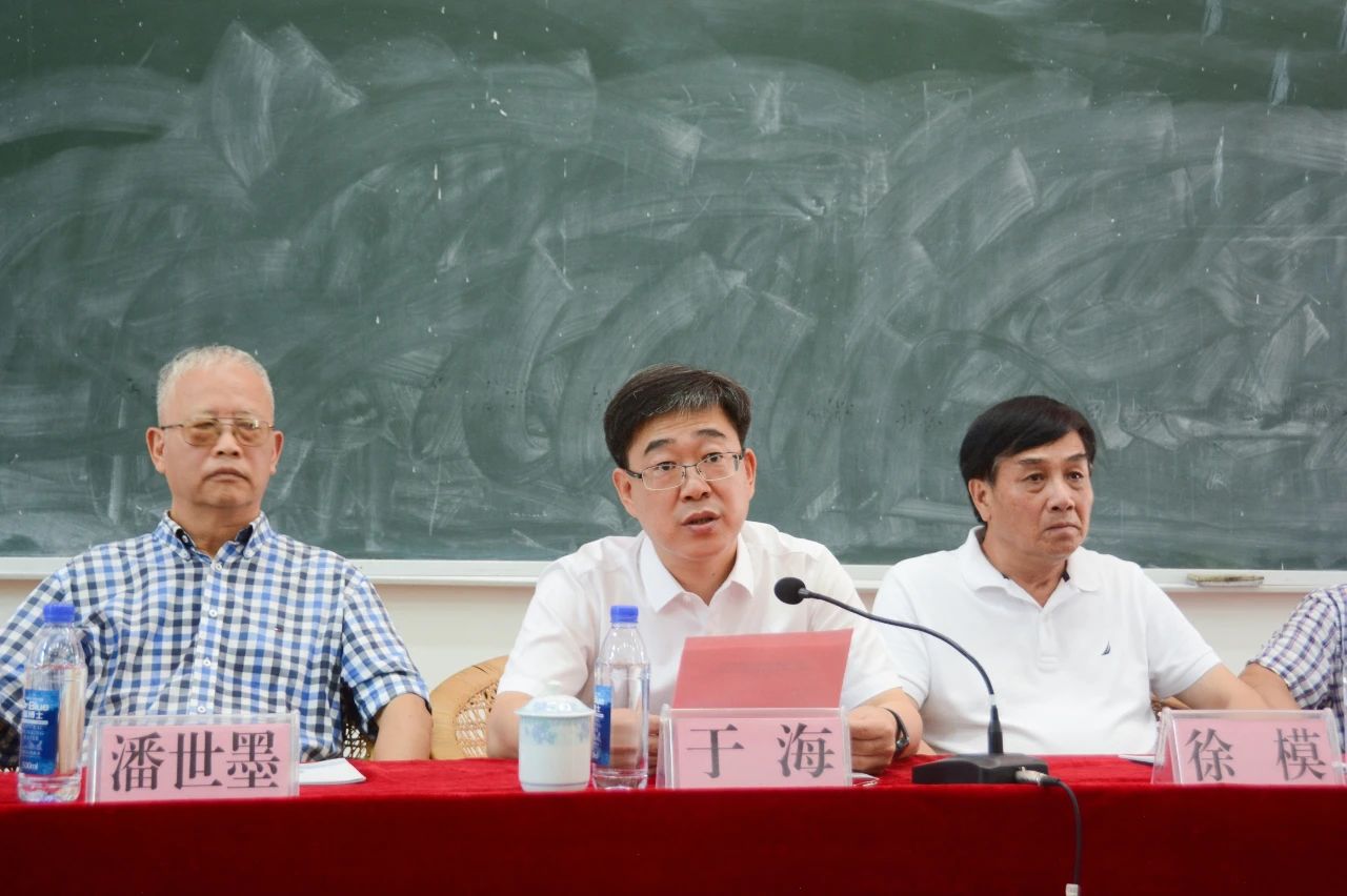 老哥俱乐部-老哥必备的交流社区