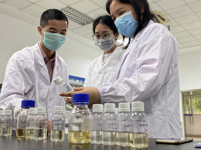 老哥俱乐部-老哥必备的交流社区