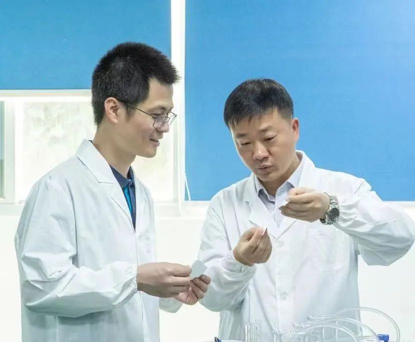 老哥俱乐部-老哥必备的交流社区